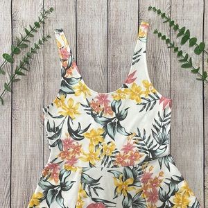 🌸 Clearance! 🌸 H&M White Floral Flare Mini Dress Size 6